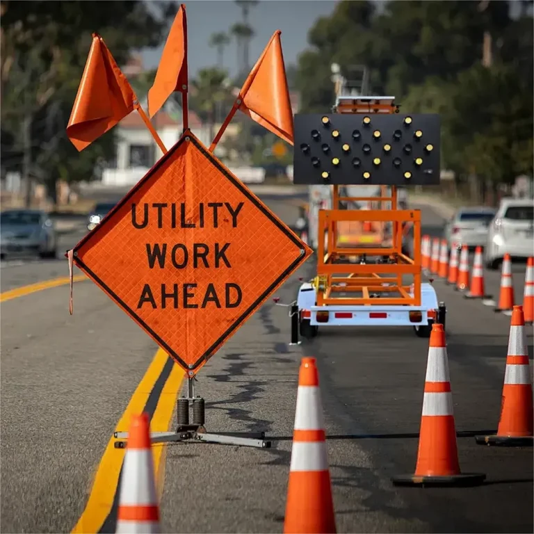Traffic arrow sign Trailer Mounted Arrow Board